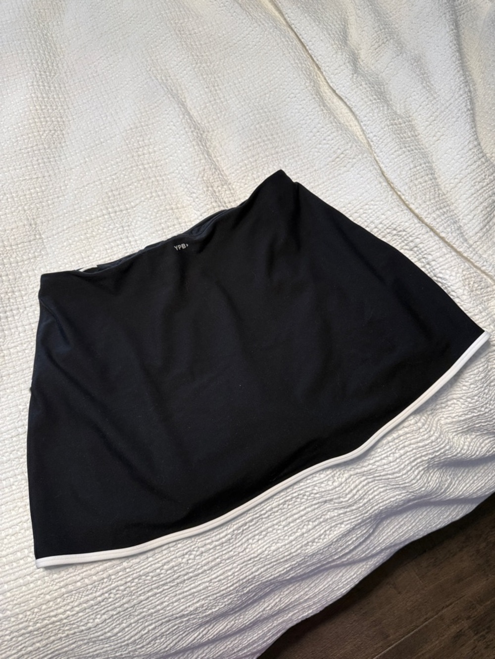 Abercrombie & Fitch: YPB Black Athletic Skort with White Trim - Picture 4 of 5